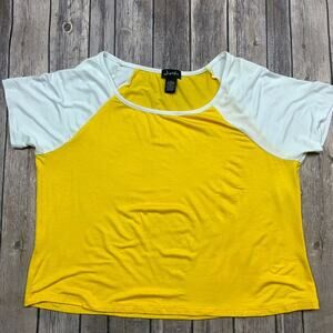 Justify two tone tee